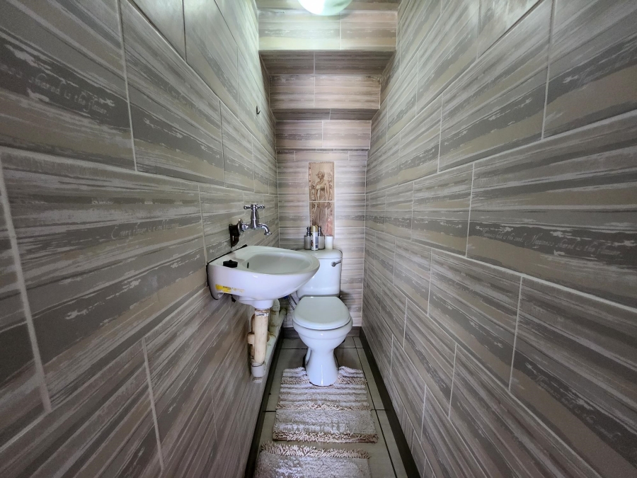 4 Bedroom Property for Sale in Tlhabane West North West